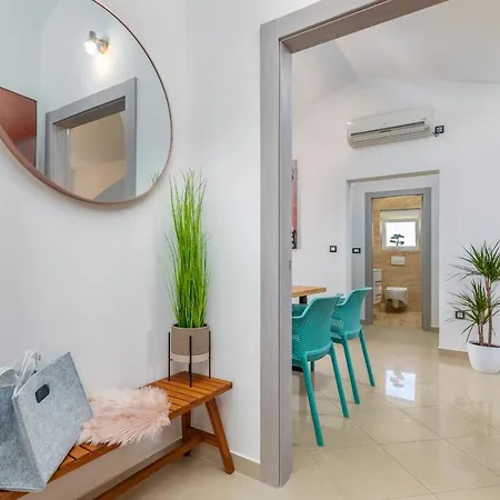 Vito With Sea View Apartment