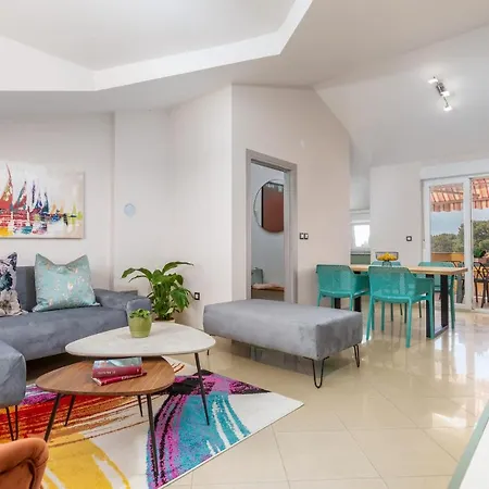 Vito With Sea View Apartment *